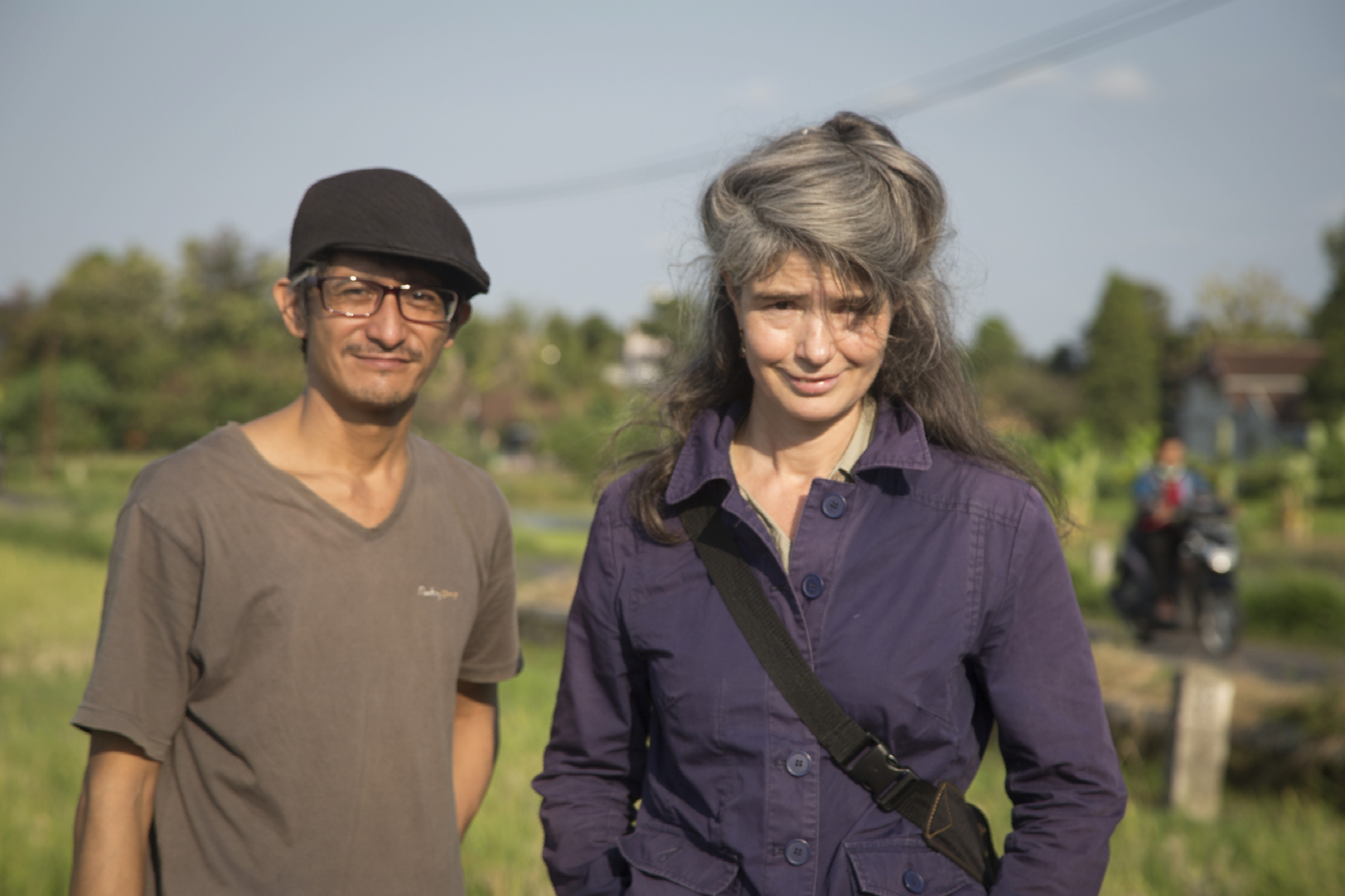 cameraman Tino Djumini en Carina Ellemers in Jogjakarta
